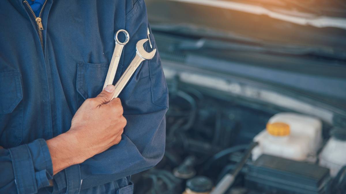 Emergency Roadside Assistance: How a Mobile Car Mechanic Near Me Can Help