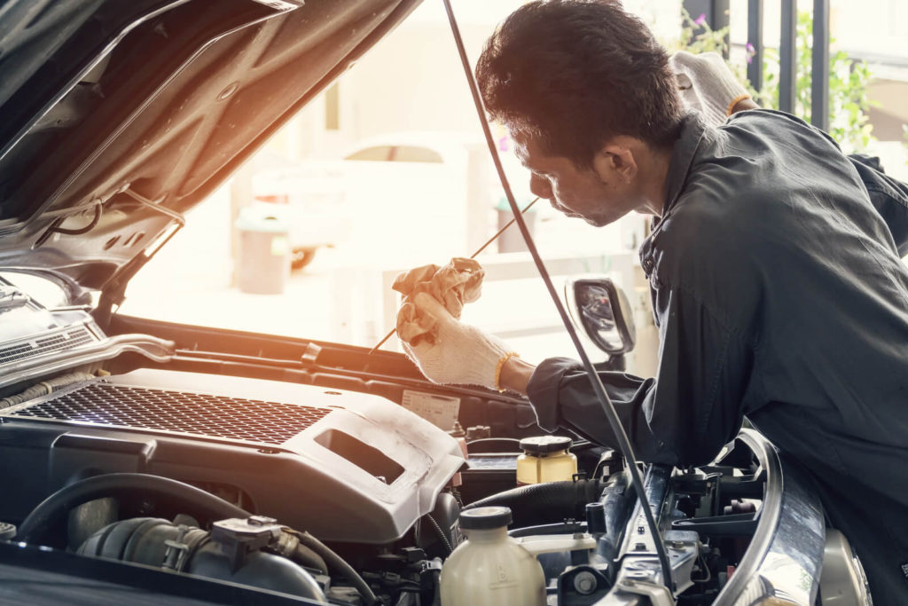 Is a Mobile Car Mechanic Near Me More Affordable Than a Dealership?